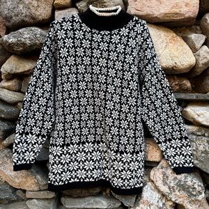 GAP Fair Isle Snowflake Knit Sweater – Black & White – Size L